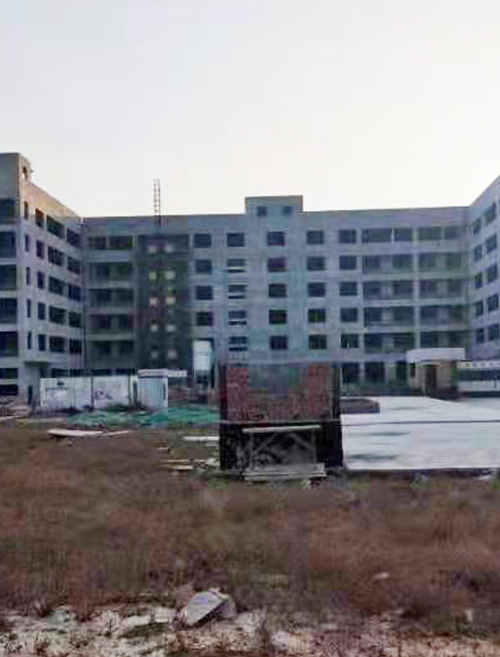 中航天建设工程集团有限公司湖南分公司 外墙真石漆正在施工中